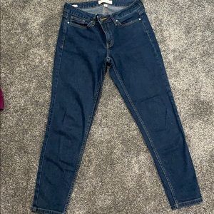 Calvin Klein ankle jeans.